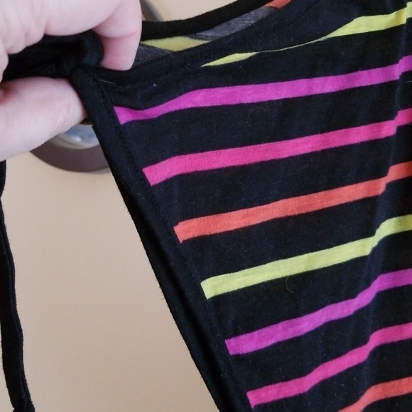 Cute top - Picture 2 of 3